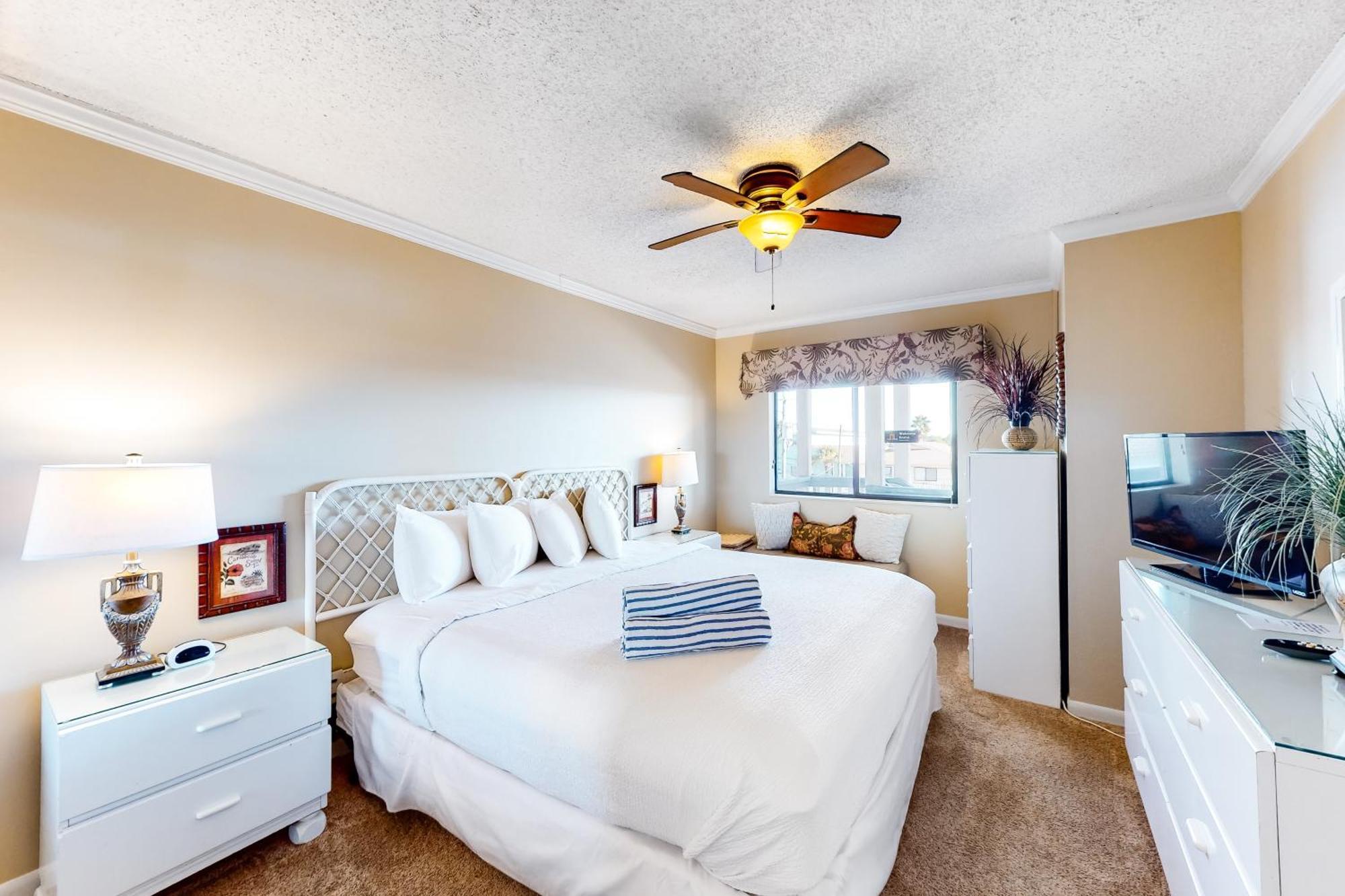 The Whispering Seas Apartment *