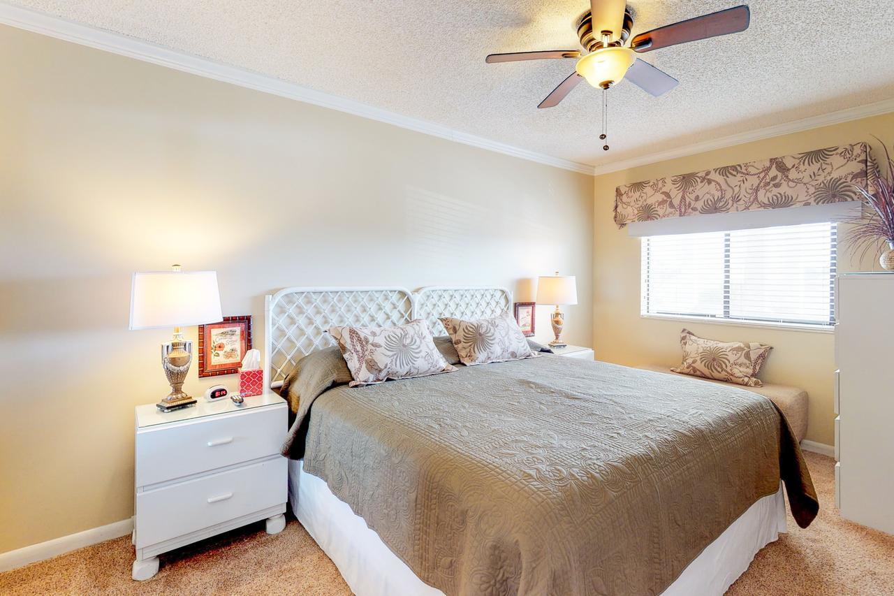 Apartment The Whispering Seas Panama City Beach